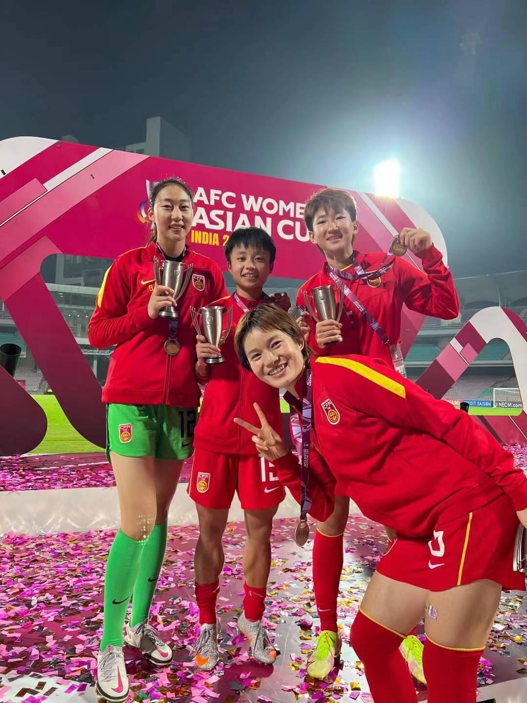 国家女足队在国内比赛中展现强大实力，获胜